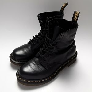Dr. Martens Leather Pascal size 6